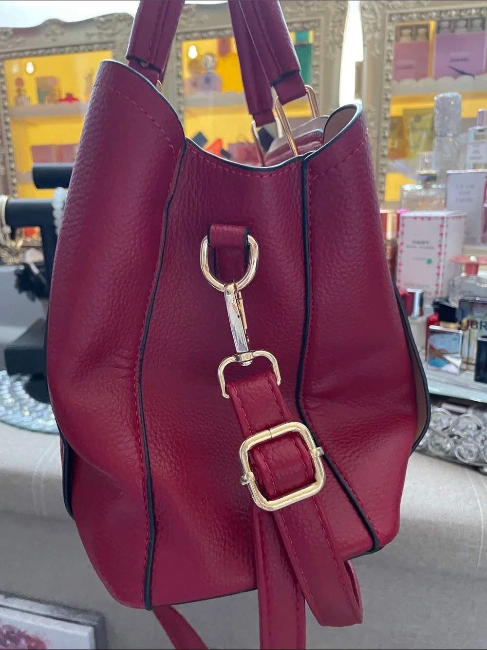 ✨♥️ Isabella | Elegant Black Leather Handbag with Gold Accents♥️✨NEW